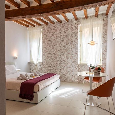 Glam Parma Hotell Exteriör bild