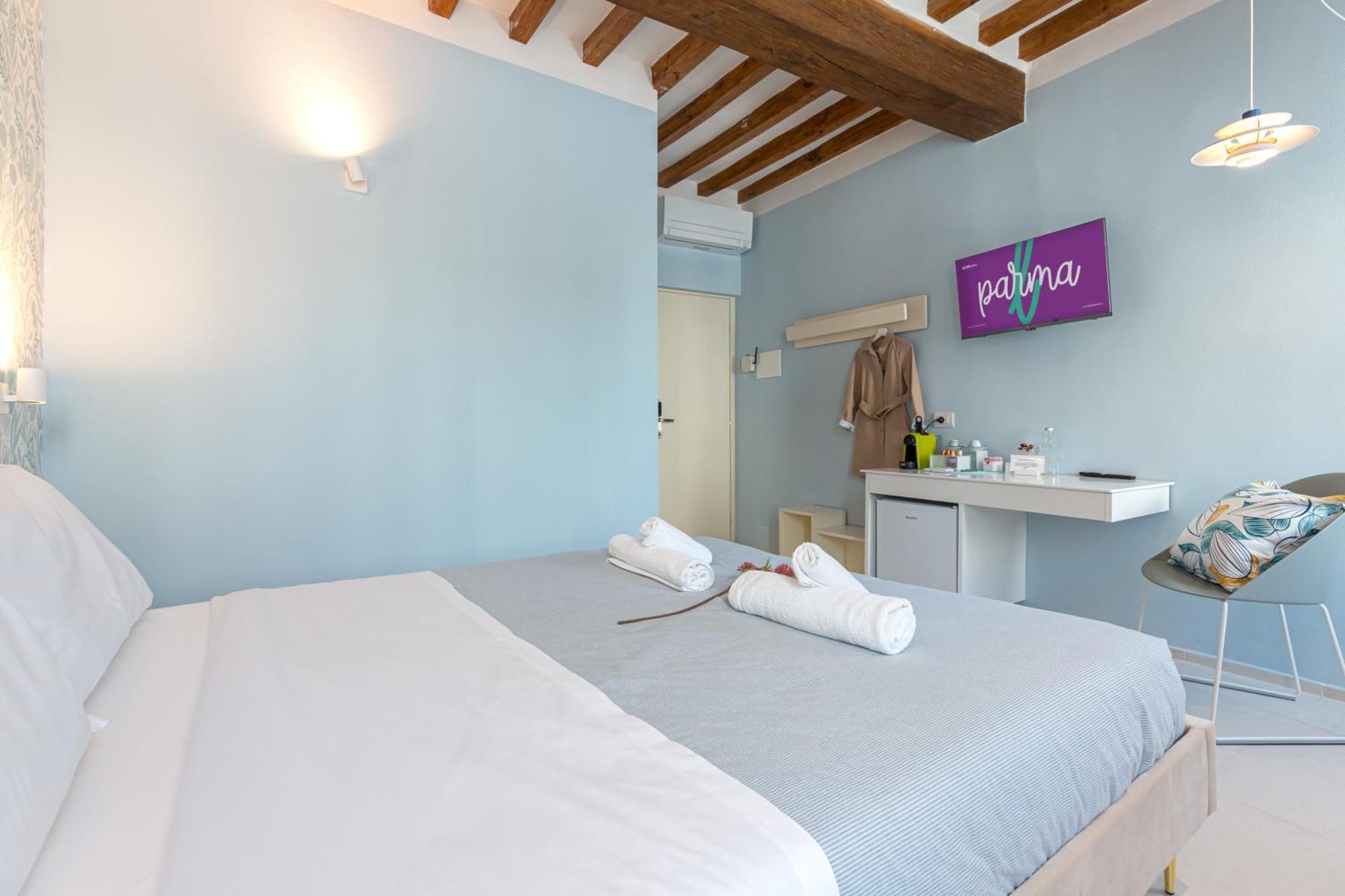 Glam Parma Hotell Exteriör bild