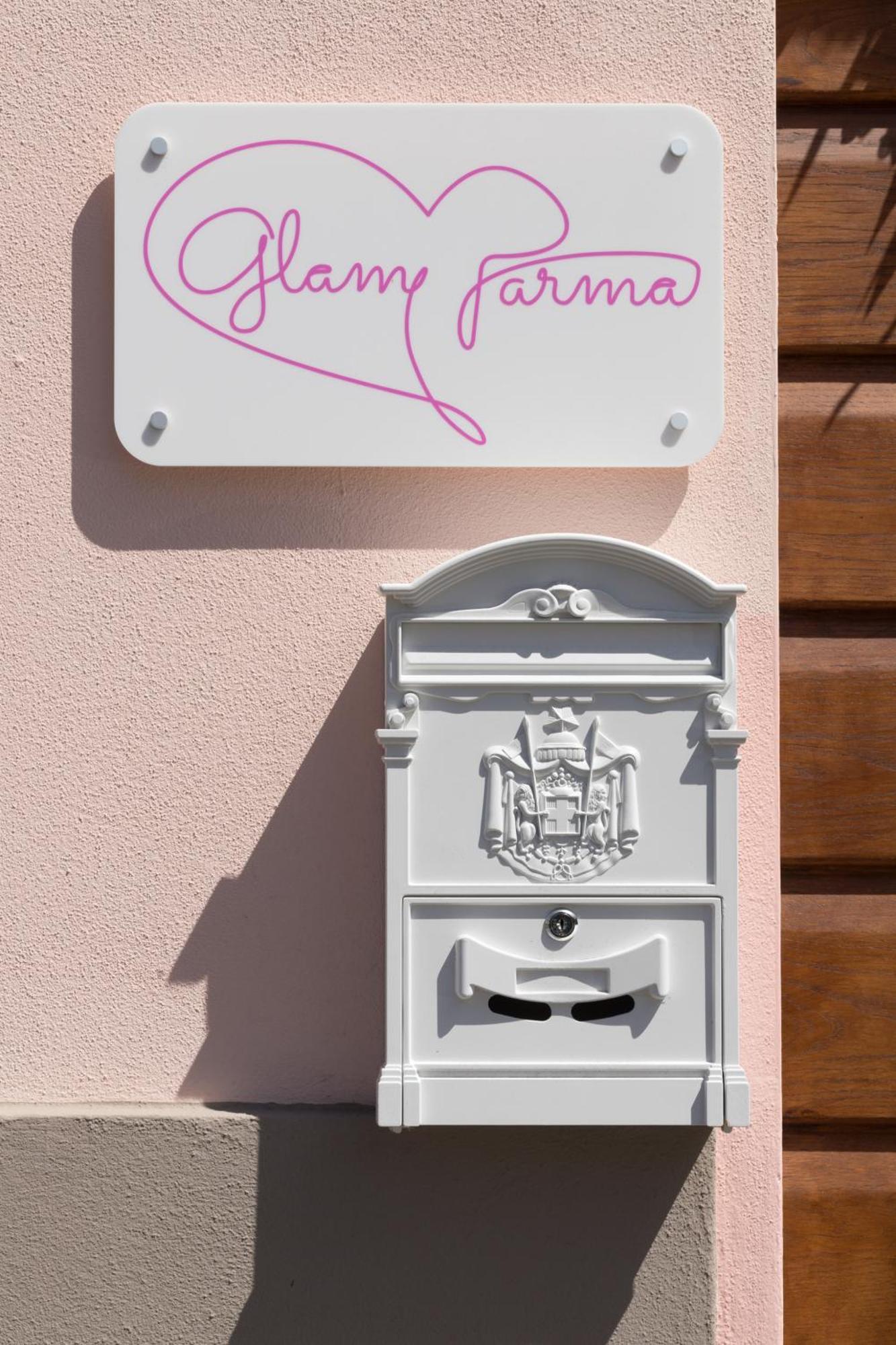 Glam Parma Hotell Exteriör bild