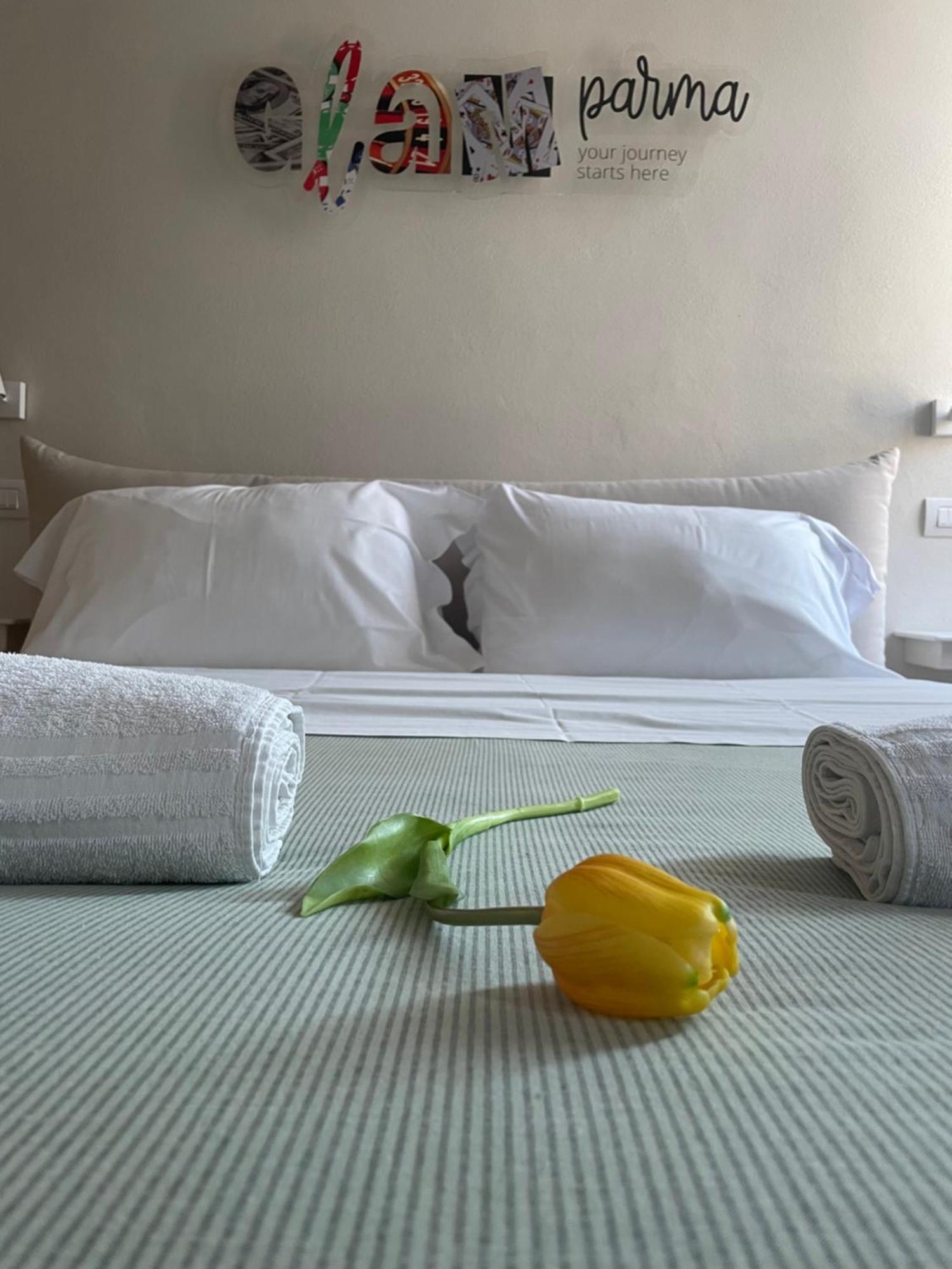 Glam Parma Hotell Exteriör bild