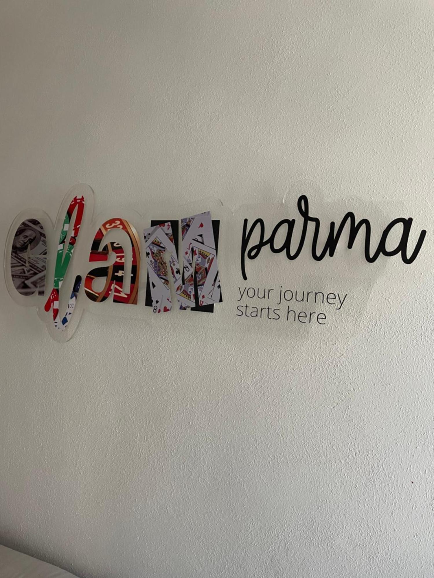 Glam Parma Hotell Exteriör bild